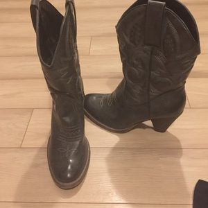 Cowboy boots from bakers