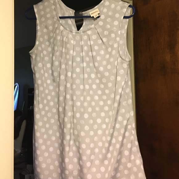 Sleeveless dress top