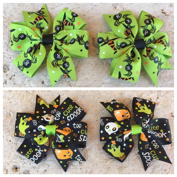 Two sets of 4" Halloween hair bows.
