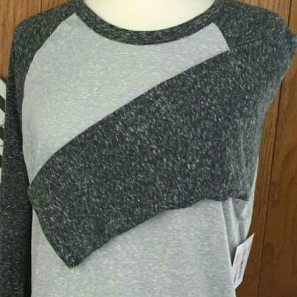 BRAND NEW LULAROE RANDY T!!!