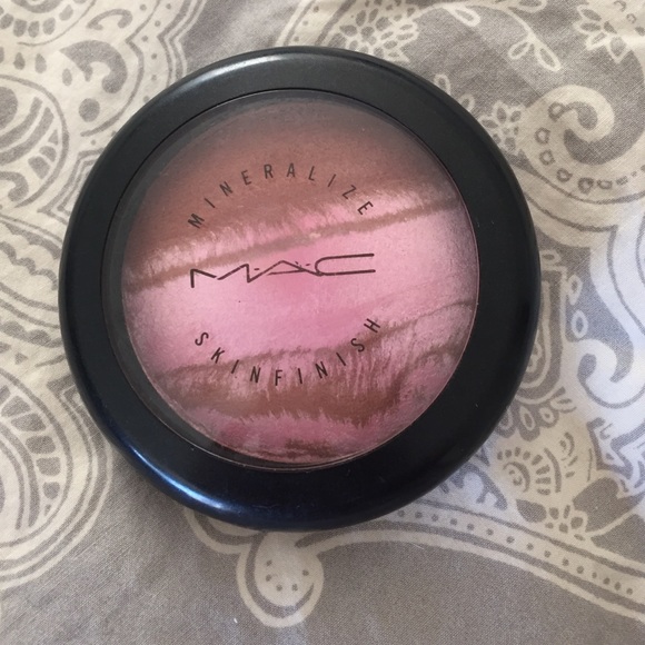 MAC mineralize skinfinish