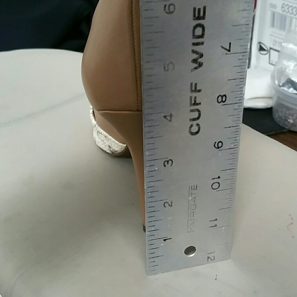 BCBG Pumps - Picture 4 of 4