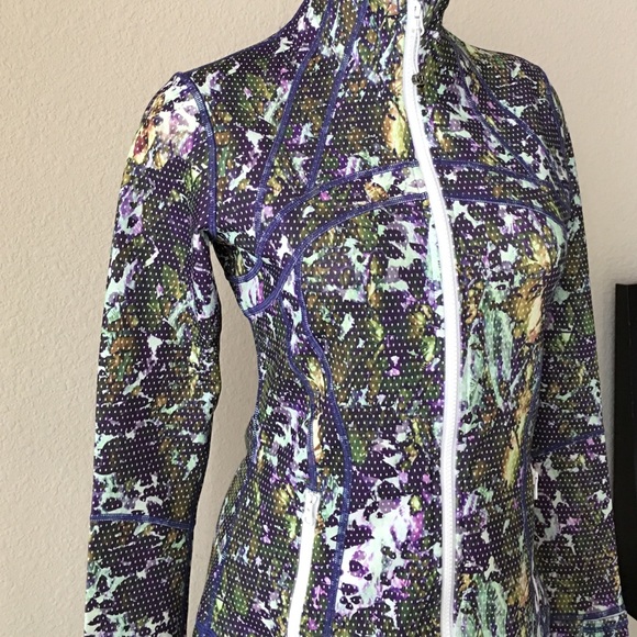 SOLD!! Lululemon Define Jacket - Picture 2 of 4