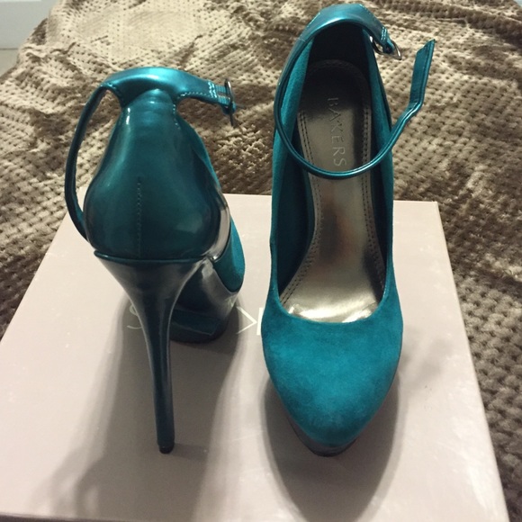 Teal pumps
