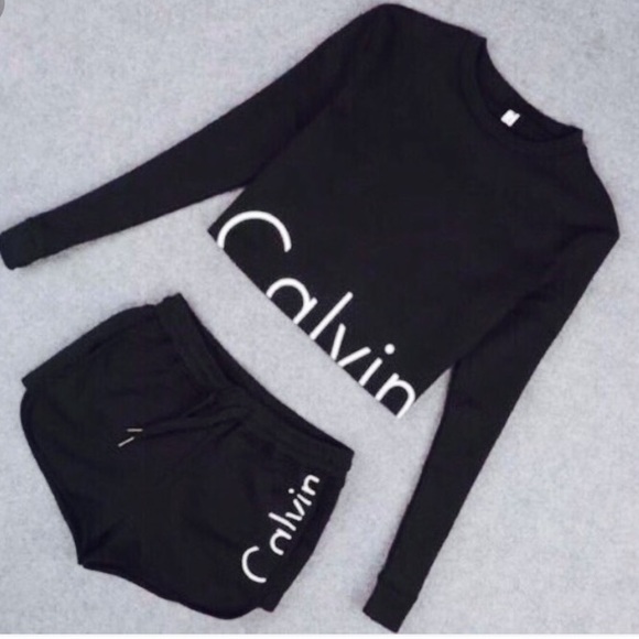 🎀SOLD LOCALLY🎀NWOT. Set: top& shorts - Picture 2 of 4