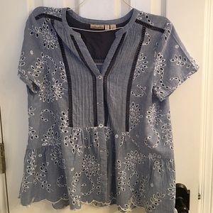 Chambray blue/white short sleeve top