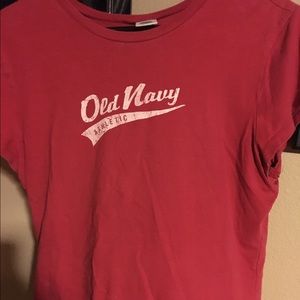 Red old navy shirt, comfortable gently worn🛍