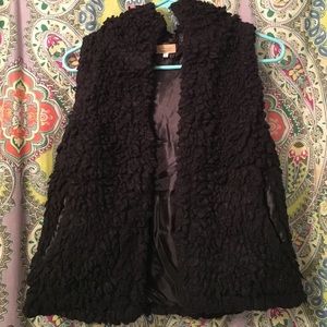 Black piko fur vest