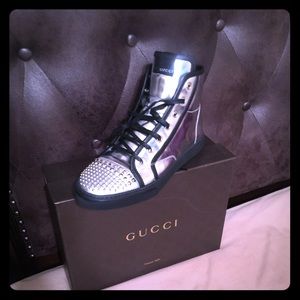 Gucci metallic sneakers never worn size 40