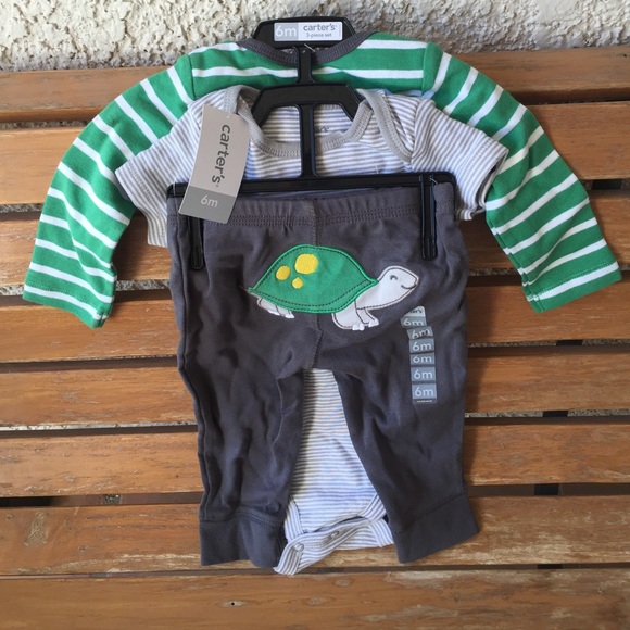 🏈 6 month Carters onesie set for baby boys🏈