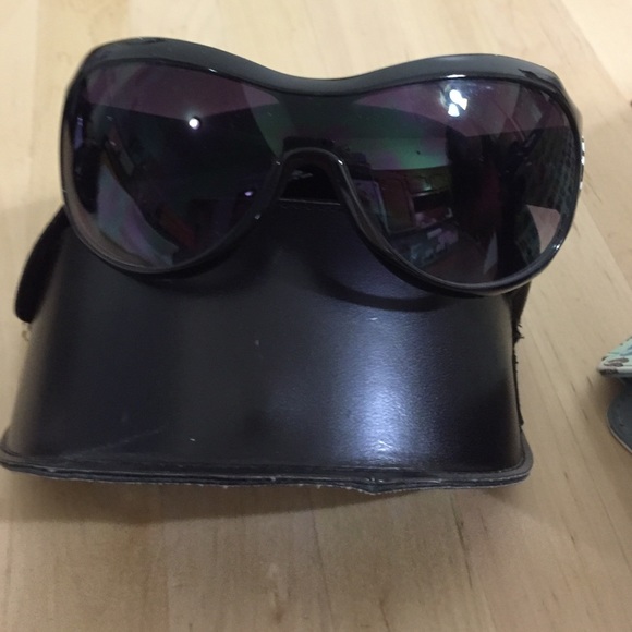Gucci - Picture 3 of 4
