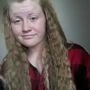 Meet your Posher, Caitlyn