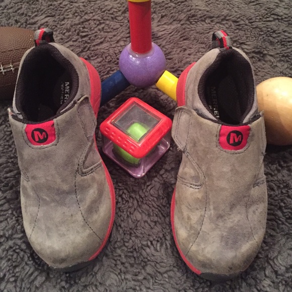 Boys gray Merrell shoe ~ Size 10 ~ BUY ME 🤑