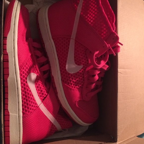 Nikes - Picture 1 of 1