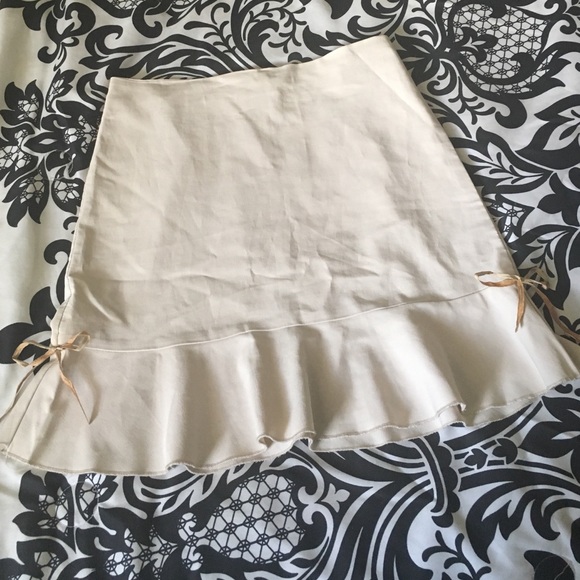 Cute tan skirt