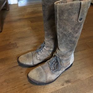 Born distressed boots