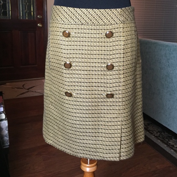 🚫SOLD🚫Camel & Brown Tweed Skirt w/Button Details