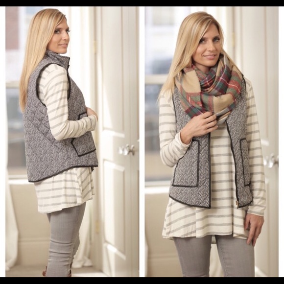 ๐Last One๐Gray Striped Tunic - Picture 3 of 4