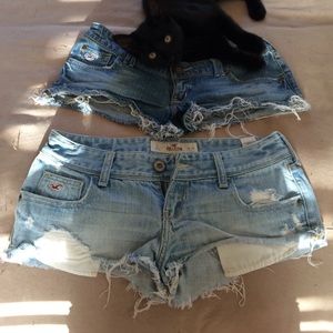 2 pairs of Hollister shorts
