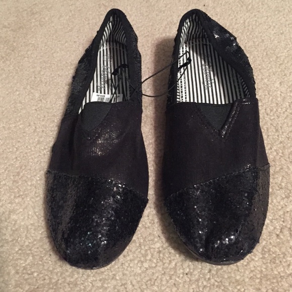 Black sequin shoes
