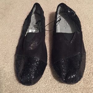 Black sequin shoes