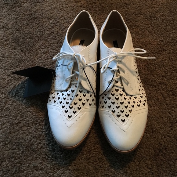 NEW Forever21 White Oxford Shoes - Picture 2 of 4