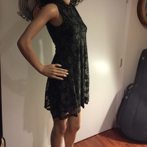 Dress - Picture 3 of 4