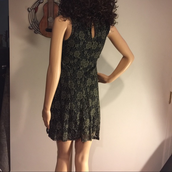 Dress - Picture 4 of 4