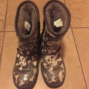 Kids Uggs Size 3 Skeleton sequins