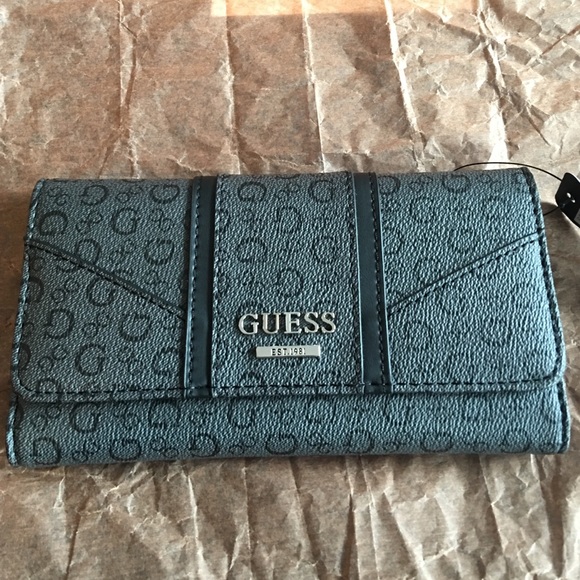 GUESS Slim Clutch Wallet Coal Trifold NEW - Picture 1 of 4