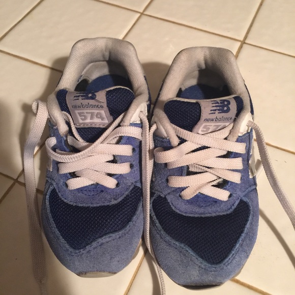 Toddler tennis shoes