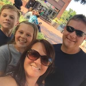 Meet your Posher, Stacy