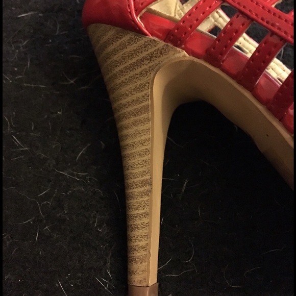 Hot Red Heels.  Really Nice and it great shape! - Picture 2 of 3