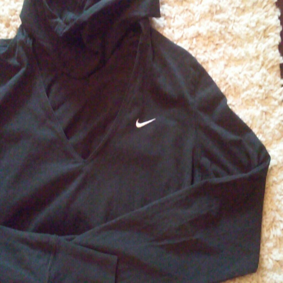 🔴Sold🌴Nike hoodie shirt - Picture 2 of 4