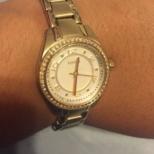 💕Gold Fossil watch💕