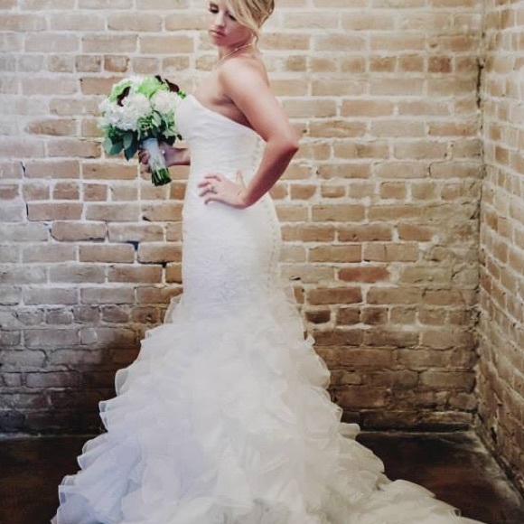 Galina Signature wedding dress - Picture 2 of 4