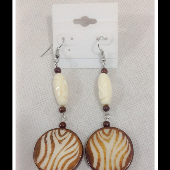 Animal print Earring and Necklace set. -New