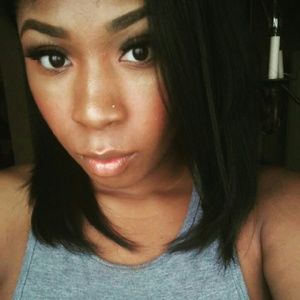 Meet your Posher, Ria