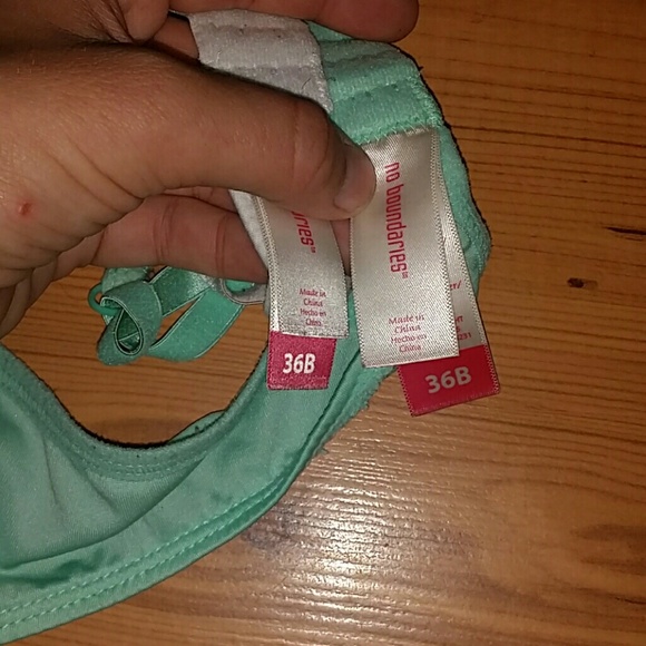 Bras - Picture 2 of 3