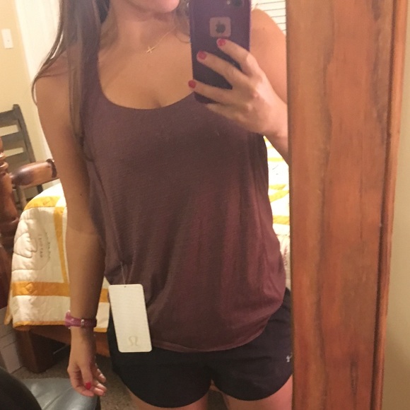 Size 4 lululemon wild tank-tags still attached!!