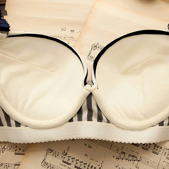 Black and white bra & panty sets - Picture 4 of 4