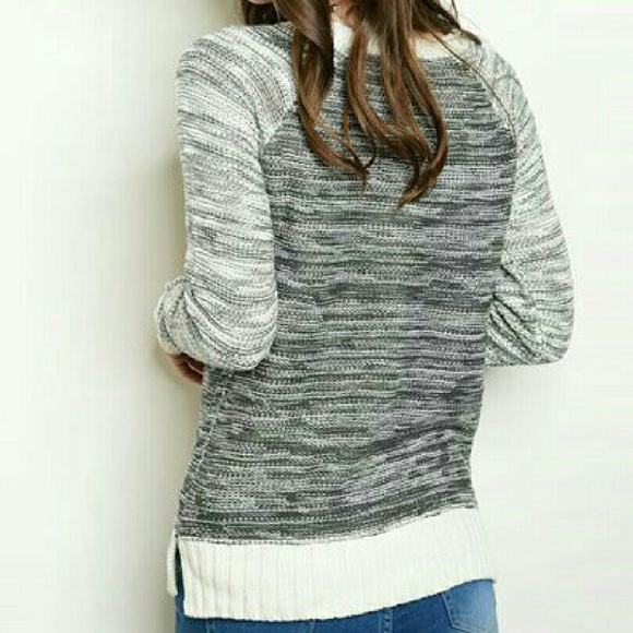 🌻 V-Neck Pullover Sweater - Picture 2 of 4