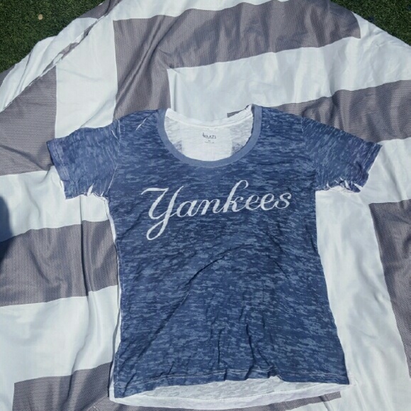Touch by Alyssa Milano New york Yankees tee
