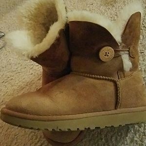 UGGS