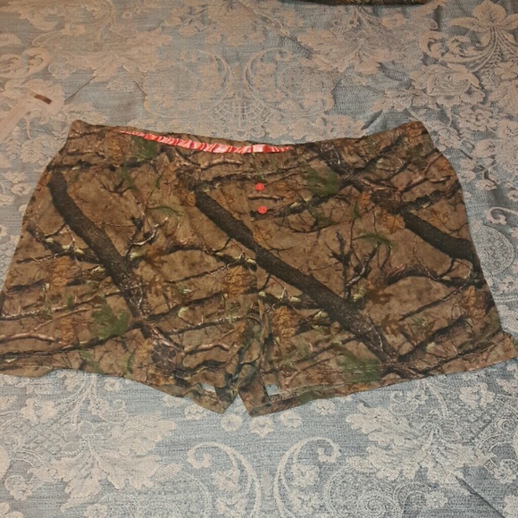 Look like a LADY shoot like a BOSS! - Picture 3 of 4