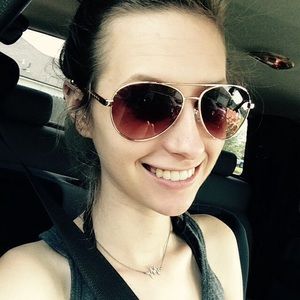 Meet your Posher, Hailey