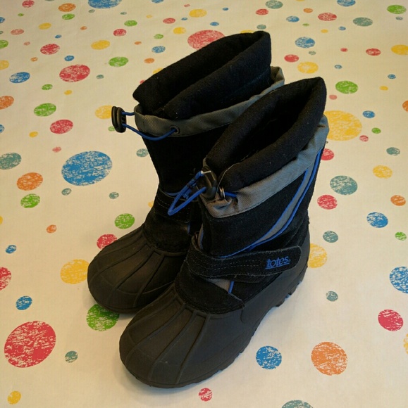 Snow Boots