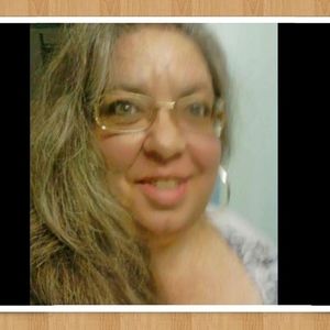 Meet your Posher, Lorie