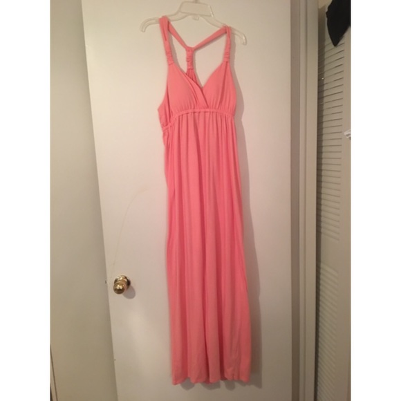 Maxi dress. Pink/coral color.