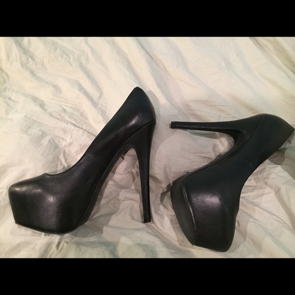 Steve Madden Black Platform Stiletto Heel Pumps